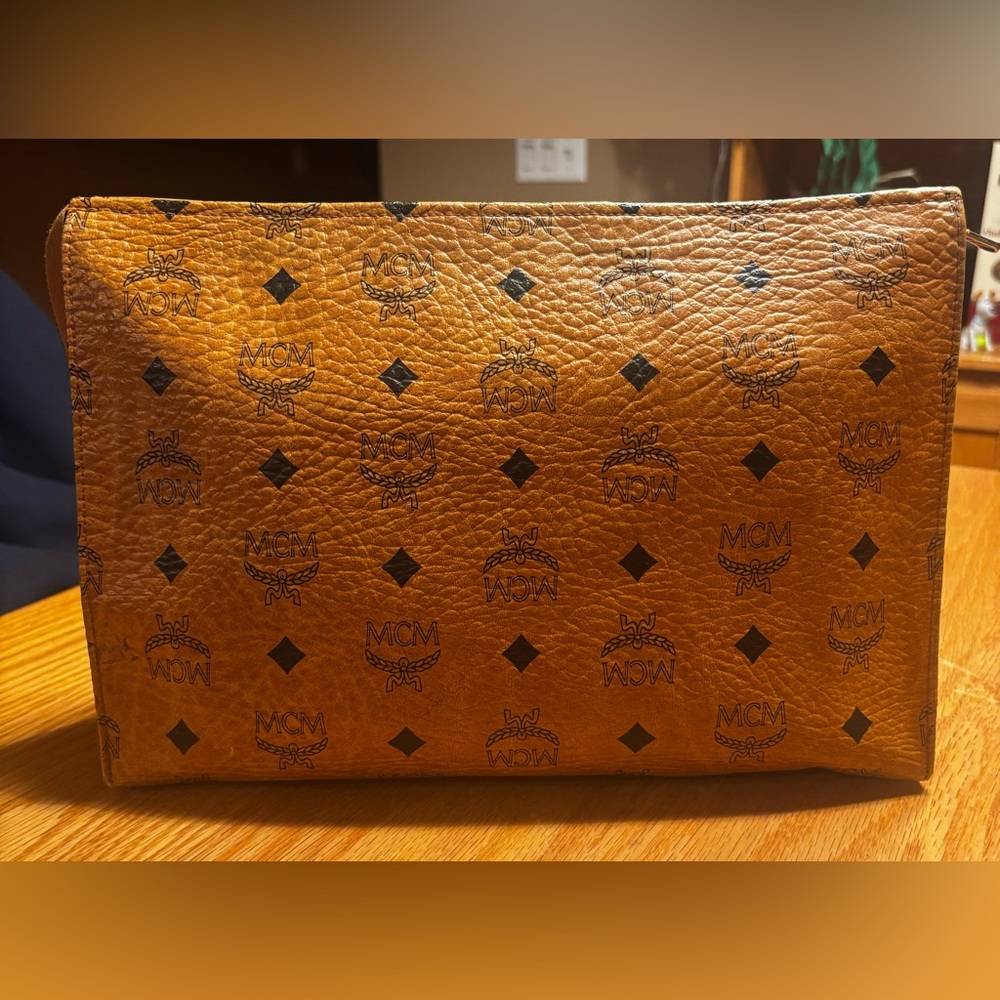 MCM Large Clutch Bag. Excellent condition - Picture 2 of 8